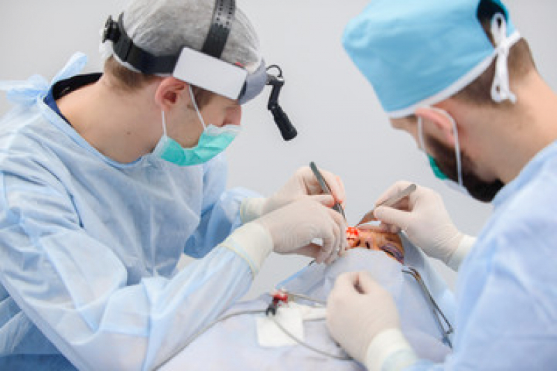 Cirurgia Plástica Ocular para Tumores da Paplebra Zona Oeste - Cirurgia Plástica Oftalmológica