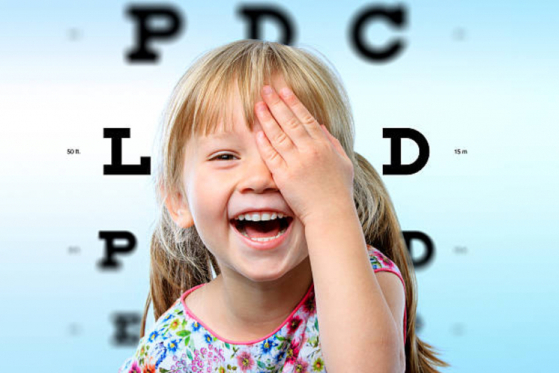 consulta-oftalmologista-infantil